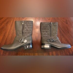 Vince Camuto Waveera Women's Genuine Leather Olive Gray Moto Boots- Size 8.5